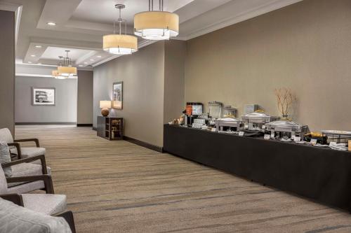 Hilton Garden Inn Los Angeles/Redondo Beach - image 7