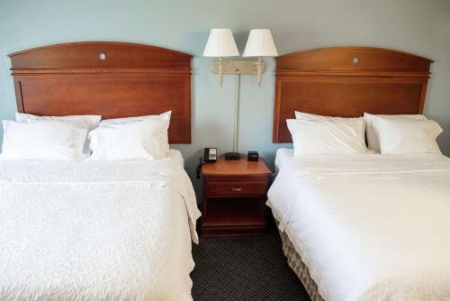 Hampton Inn Lebanon - image 11