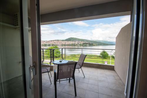 Paralimnio Suites - image 14