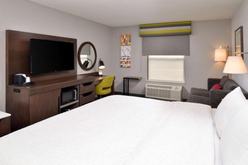 Hampton Inn LaPorte - image 6