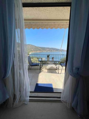 Breathtaking Oceanfront View Home & Private Beach in ไซโรปิกาโด