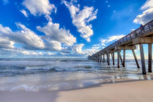Carillon Beach Resort Inn by Wyndham Vacation Rentals – Panama City Beach, FL