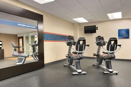 Hampton Inn & Suites Mahwah - image 7