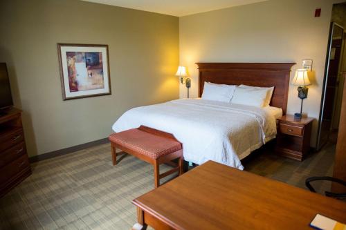 Hampton Inn & Suites McComb