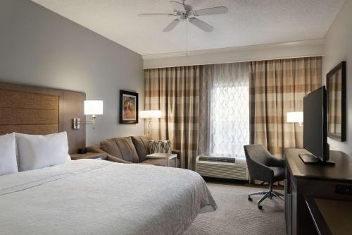 Hampton Inn & Suites Montgomery-EastChase - image 12