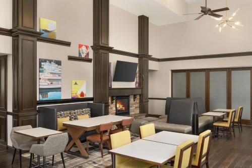 Hampton Inn & Suites Exeter - image 9