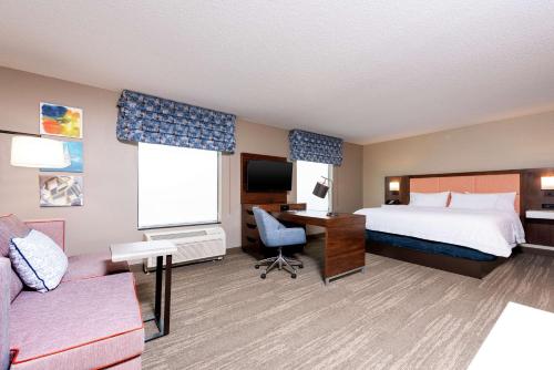 1 king bed, 1 sofa bed