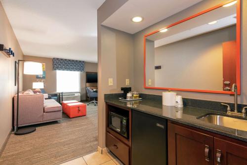 Hampton Inn By Hilton & Suites Marshalltown