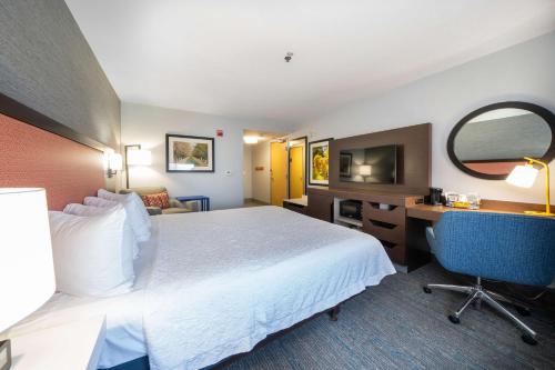 Hampton Inn & Suites Modesto - Salida - image 4