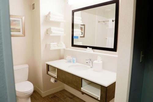 Hampton Inn by Hilton Muskogee Room Type - Room with Two Queen Beds - Non-Smoking