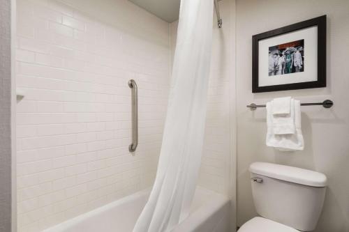 Hampton Inn By Hilton New Orleans-St. Charles Ave./Garden District