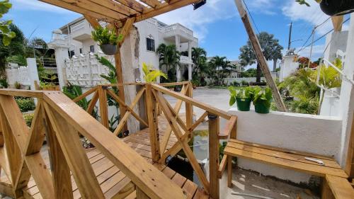 المنظر الخارجي, Little Savoy Guest House new in رن أواي باي