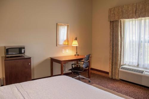 Hampton Inn Murphy - image 10
