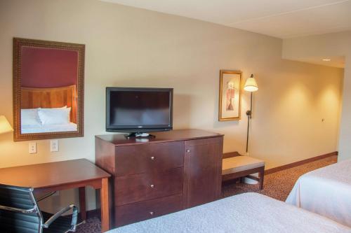 Hampton Inn Murphy - image 14