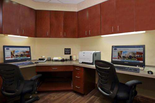 Hampton Inn & Suites Madisonville - image 7