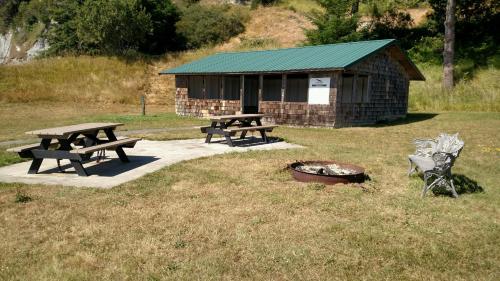 279-Wolf Beach Cottage - image 44