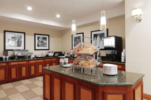 Hampton Inn Heath - image 10
