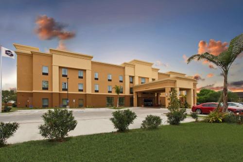 . Hampton Inn Beeville