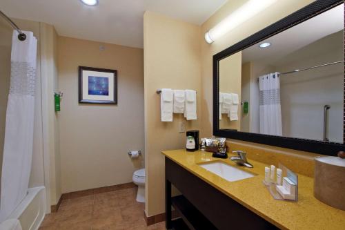 Hampton Inn Beeville Room Type - Room with Two Queen Beds - Non-Smoking