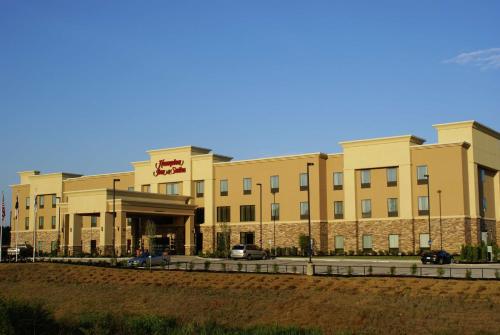 Hampton Inn & Suites Center