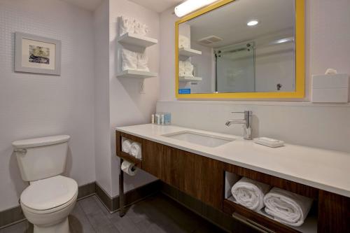Hampton Inn Olive Branch - image 11