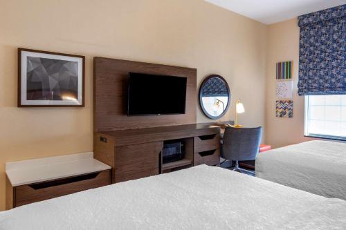 Hampton Inn Norco-Corona-Eastvale, CA Room Type - Room with Two Queen Beds - Non-Smoking