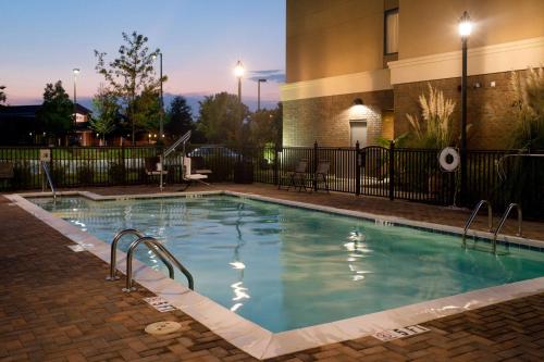 Hampton Inn Oxford Conference Center - image 8
