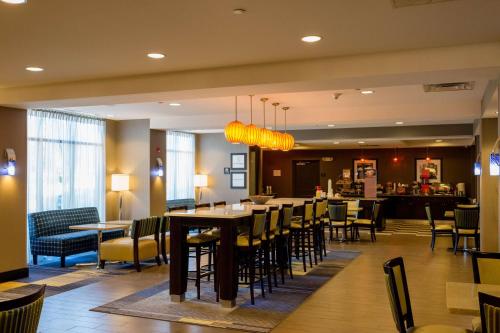 Hampton Inn Oxford Conference Center - image 5