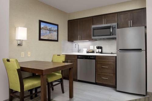 Homewood Suites Hillsboro Beaverton - image 11