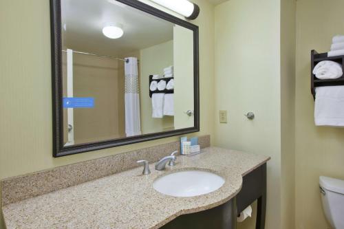 Hampton Inn By Hilton & Suites Plattsburgh