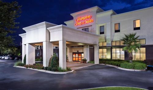 Hampton Inn & Suites Pensacola I-10 N at University Town Plaza