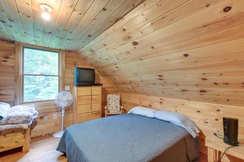 Secluded Harmony Cabin with Kayak and Private Dock - image 11