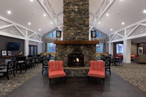 Hampton Inn & Suites Raleigh/Cary I-40 (PNC Arena) - image 13