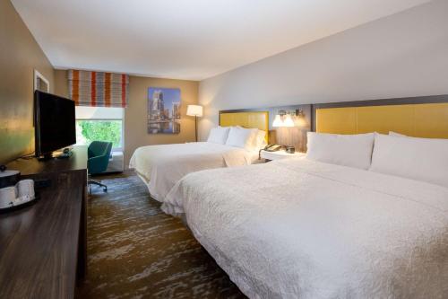 2 queen beds