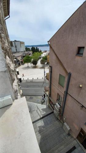 One-Bedroom Apartment with Balcony and Sea View