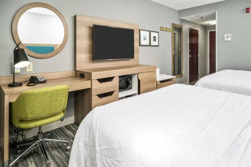 Hampton Inn Wilson Downtown - image 13