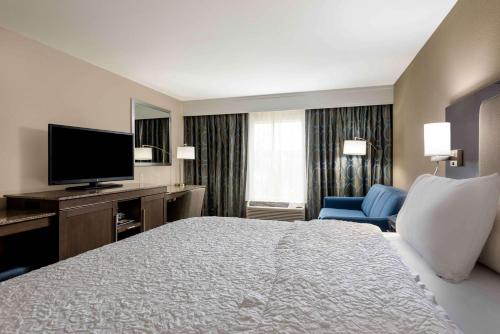 Hampton Inn & Suites Chapel Hill/Durham - image 14