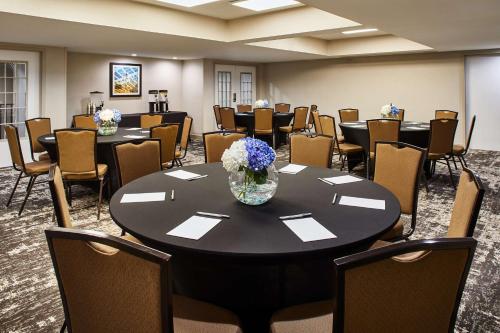 Hampton Inn & Suites Chapel Hill/Durham - image 6