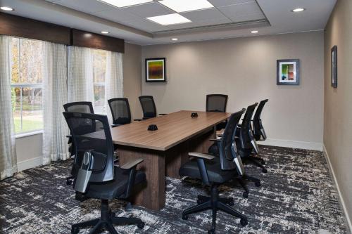 Hampton Inn & Suites Chapel Hill/Durham - image 11