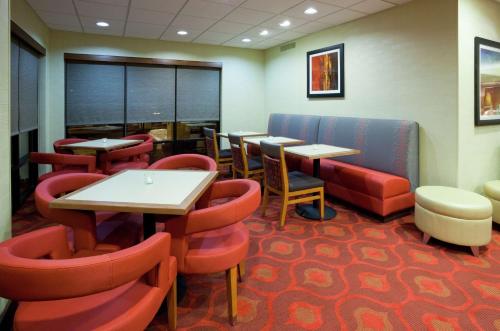 Alimentos e Bebidas, Hampton Inn Rockford in Rockford (IL)