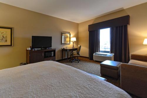 Hampton Inn Geneseo - image 6