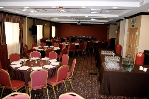 福尔瑟姆希尔顿恒庭旅馆&套房酒店 福尔瑟姆希尔顿恒庭旅馆&套房酒店