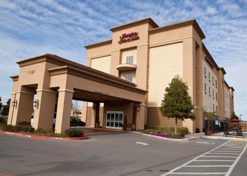 Hampton Inn By Hilton & Suites Pittsburg