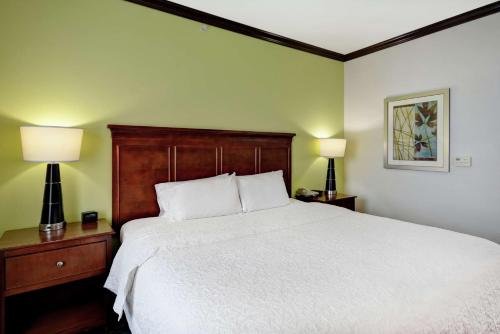 Hampton Inn & Suites San Antonio/Northeast I-35 - image 9