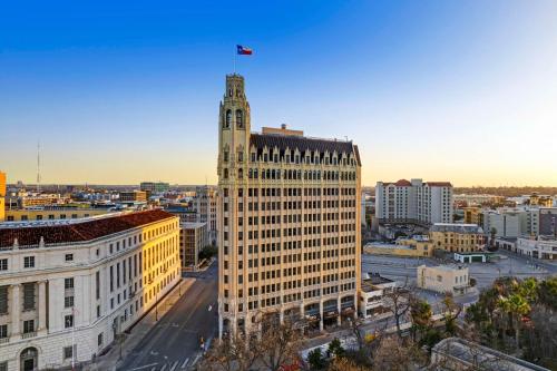 The Emily Morgan Hotel - A DoubleTree by Hilton in San Antonio, USA