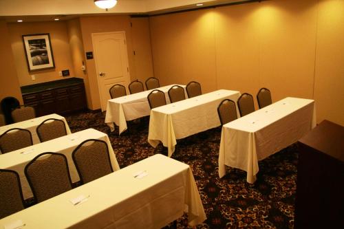 Hampton Inn & Suites Lodi - image 8