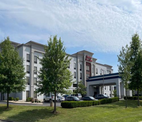 Hampton Inn & Suites Louisville East