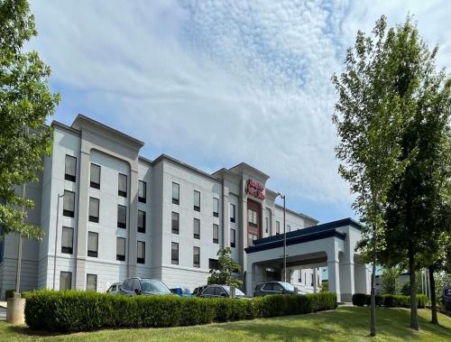 Hampton Inn & Suites Louisville East