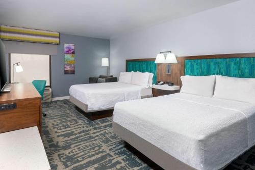 Hampton Inn Salisbury - image 13