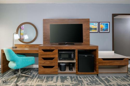 Hampton Inn Salisbury - image 6